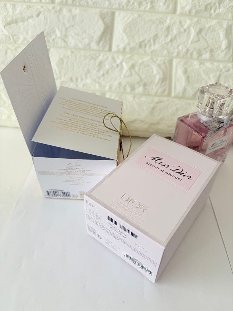 限定箱　Miss Dior 香水 ブルーミングブーケ