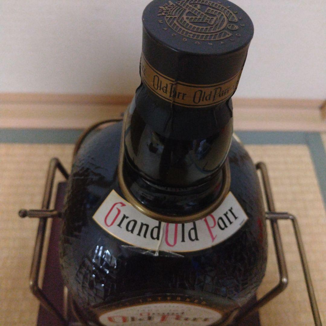 グランド・オールドパー 12年 3.75L（ガロンボトル）」台座付き