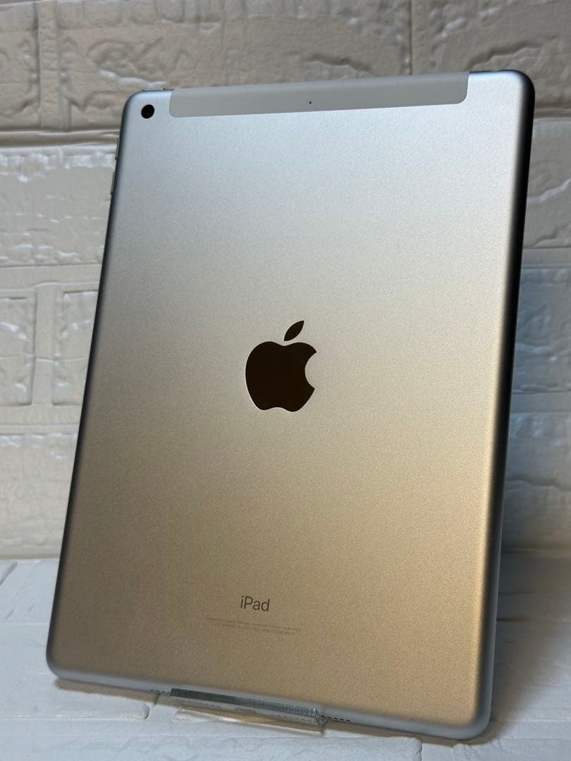 【美品】iPad 第5世代 Wi-Fi + Cellular A1823