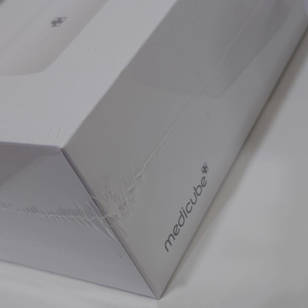 新品 Medicube 美顔器 ブースタープロ AGE-R 白 ホワイト