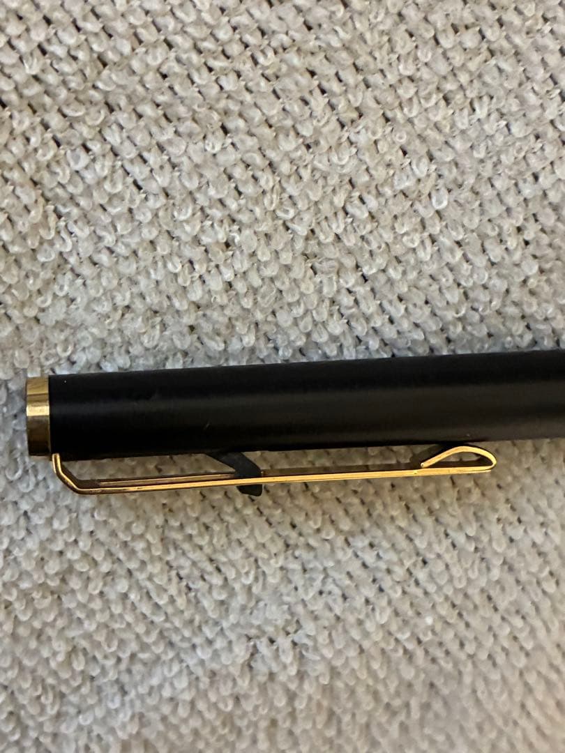 ◾️MONT BLANC モンブラン◾️ハンマートリガー式ボールペン◾️黒／金色◾️
