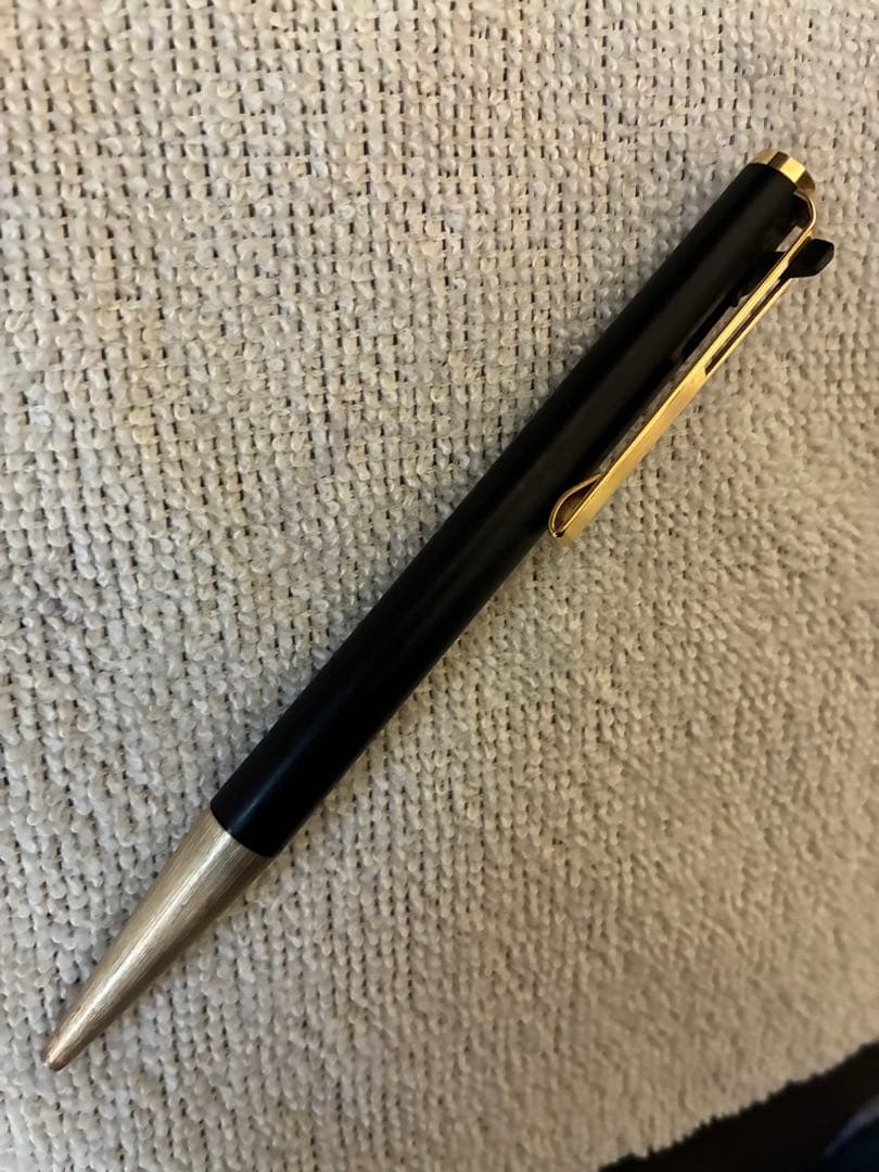 ◾️MONT BLANC モンブラン◾️ハンマートリガー式ボールペン◾️黒／金色◾️