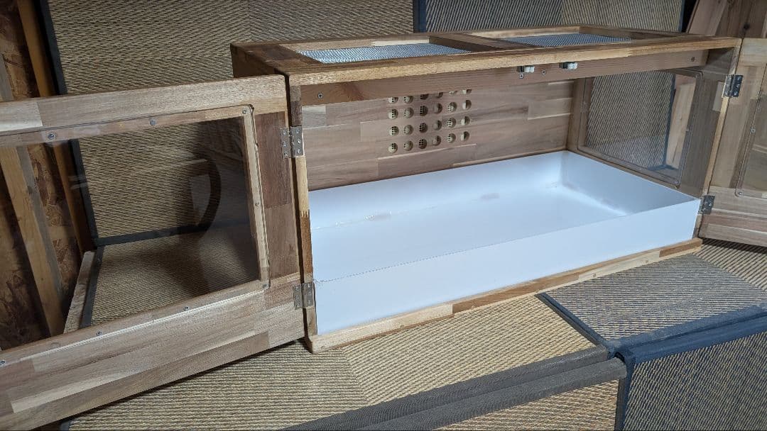 爬虫類小動物用木製ケージ幅120縦50奥行50蜜蝋オイル仕上げ！