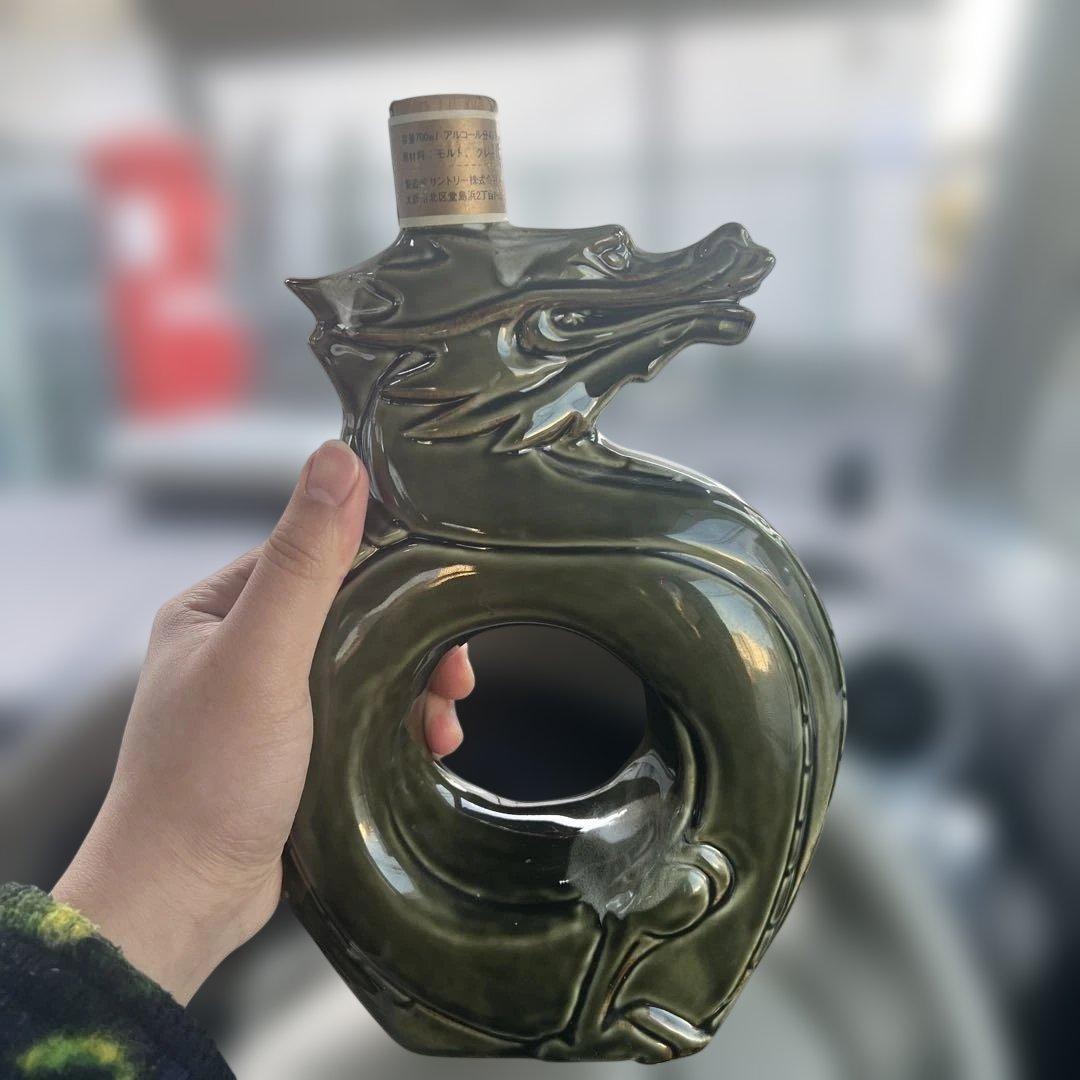 SUNTORY OLD whiskyドラゴン型ボトル　700ml