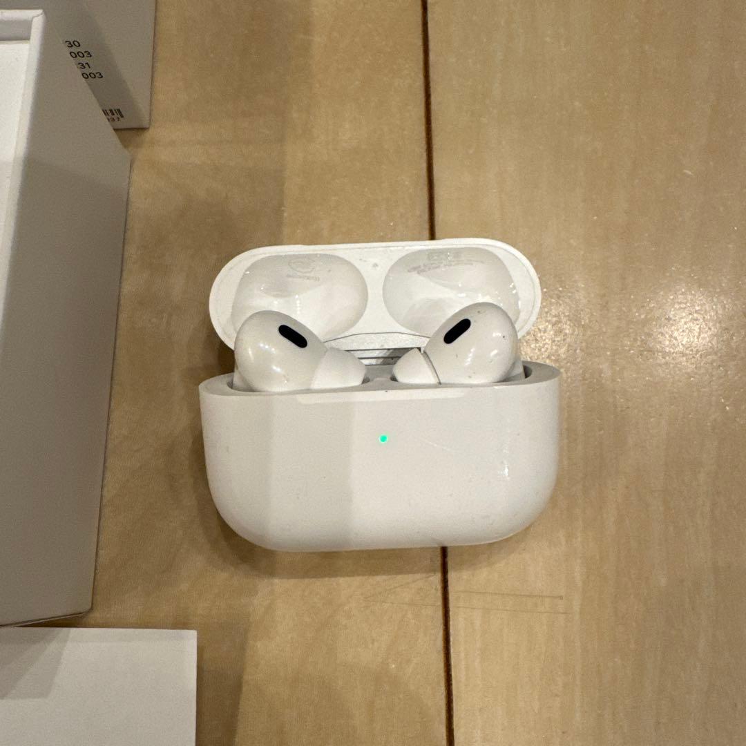AirPods Pro 第2世代MTJV3J/Aシリコンカバー付き