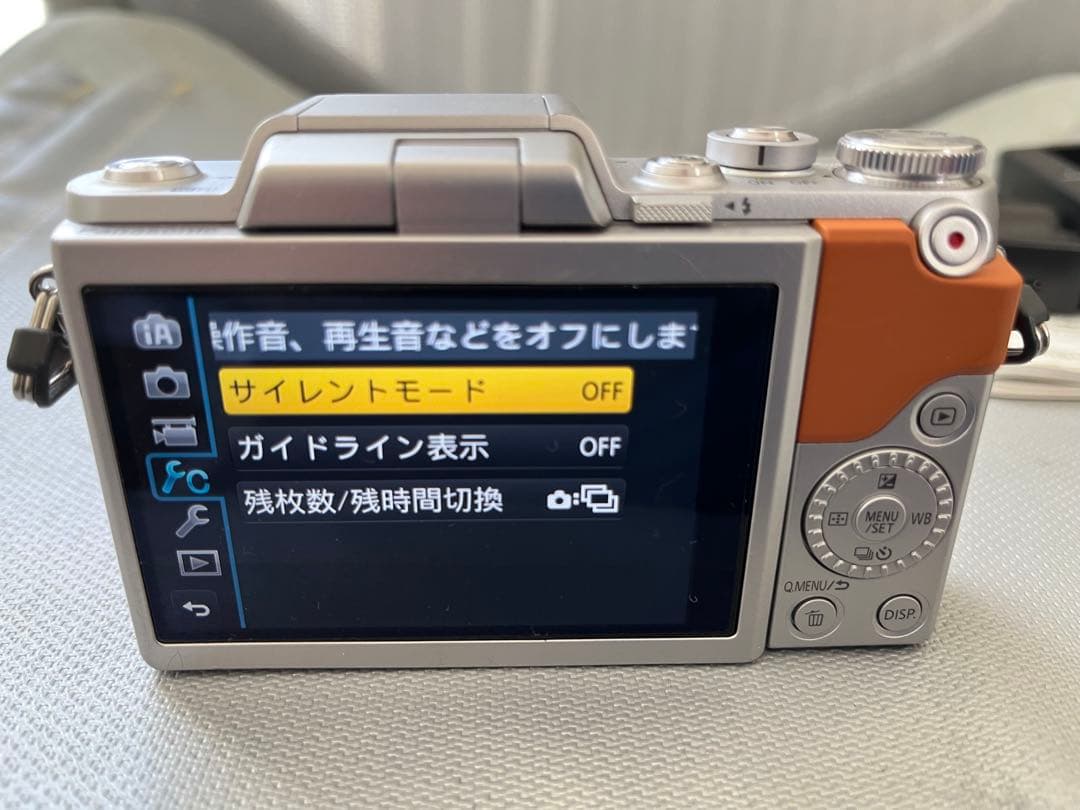 LUMIX DMC-GF7W ミラーレス一眼 オレンジ