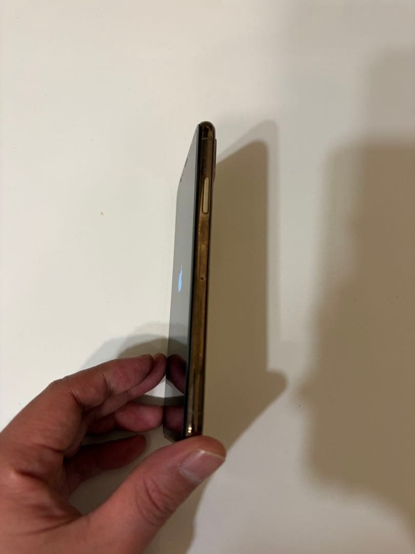 【期間限定大特価】Apple iPhone Xs ゴールド　中古品　遊び用に