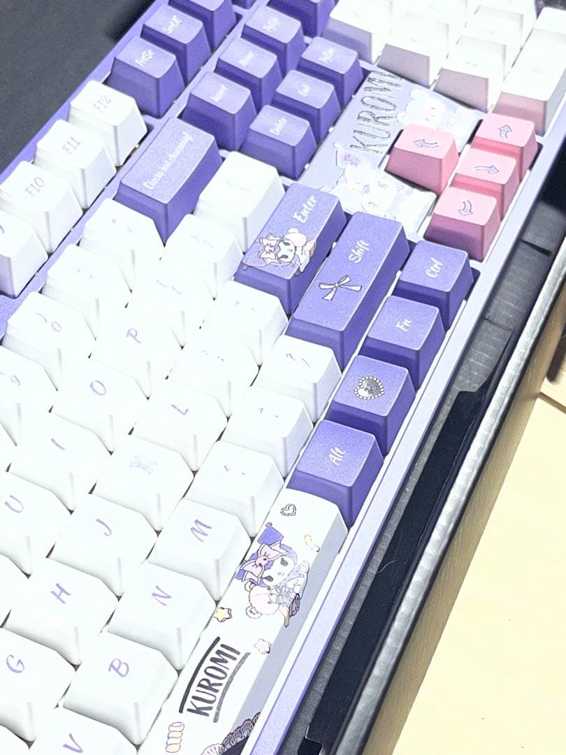 入手困難　KUROMI キーボード パープル/ホワイト