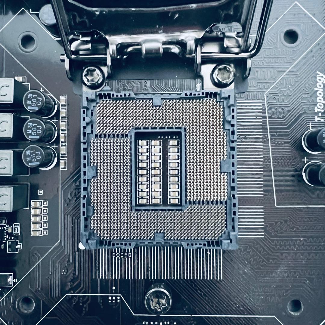 MSI Z87-G45 GAMINGマザーボードとi7-4790K【ジャンク品】