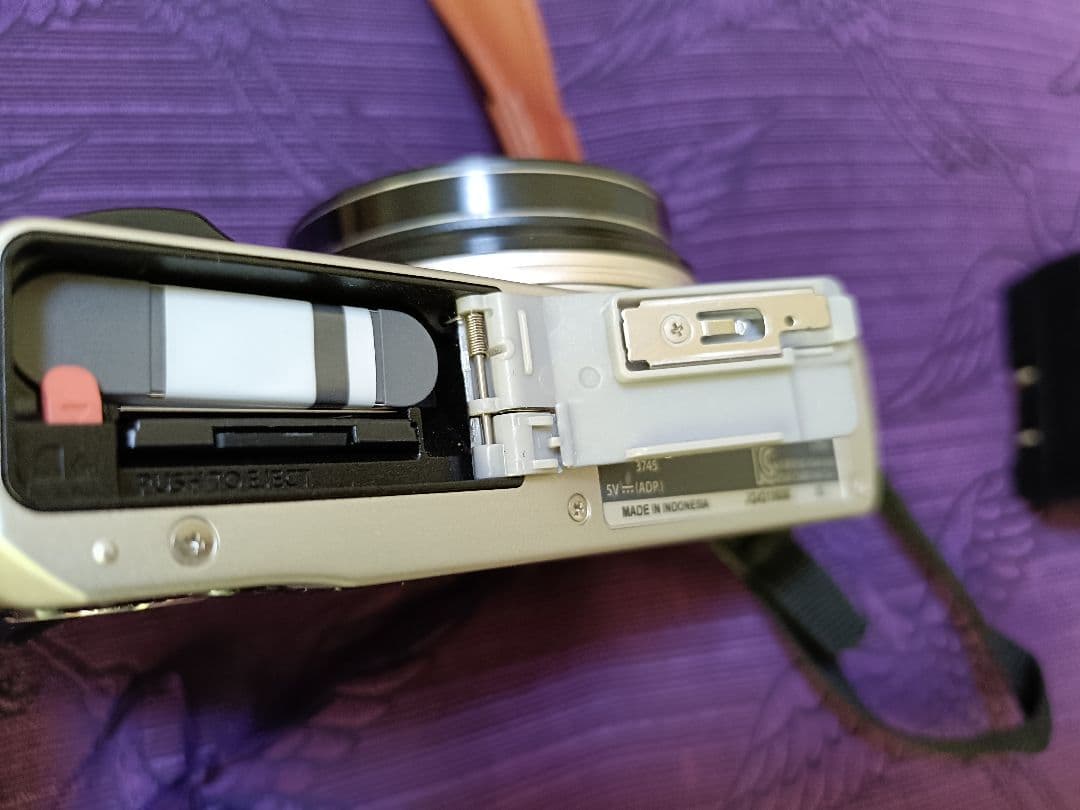 【SDカード付・動確済・美品】OLYMPUS SH-1 STYLUS おまけ付き