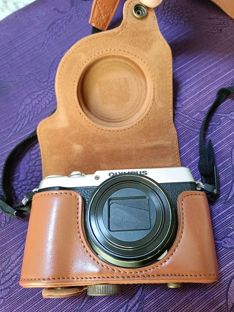 【SDカード付・動確済・美品】OLYMPUS SH-1 STYLUS おまけ付き