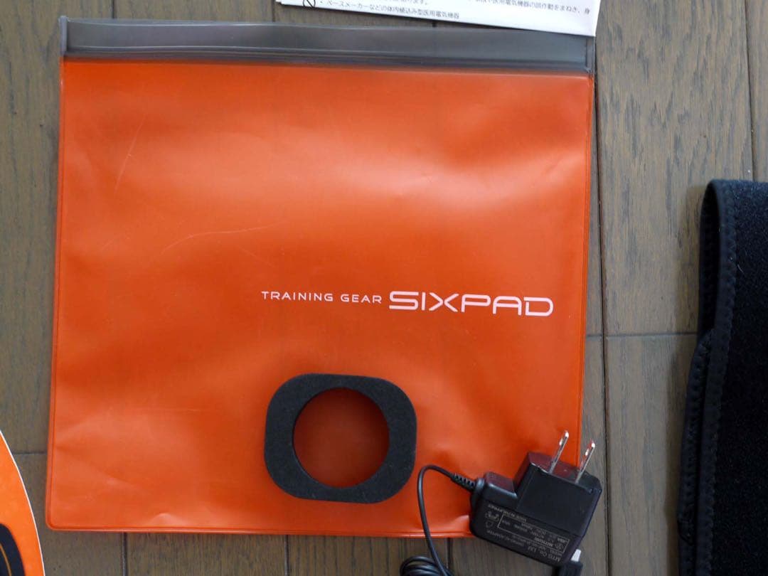 SIXPAD Abs Fit2 （アブスフィット2 ）充電式　EMSトレーニング