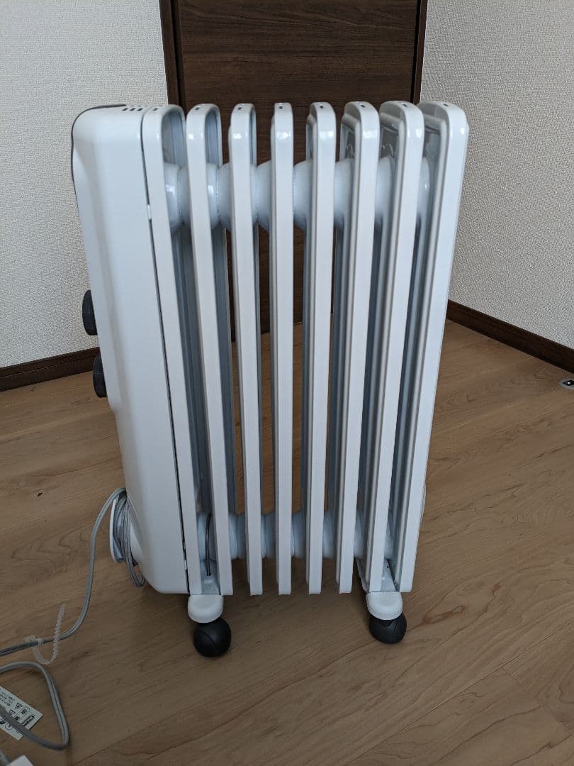オイルヒーター　デロンギ・ジャパン