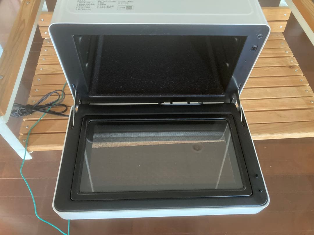 小型冷蔵庫とオープンレンジ