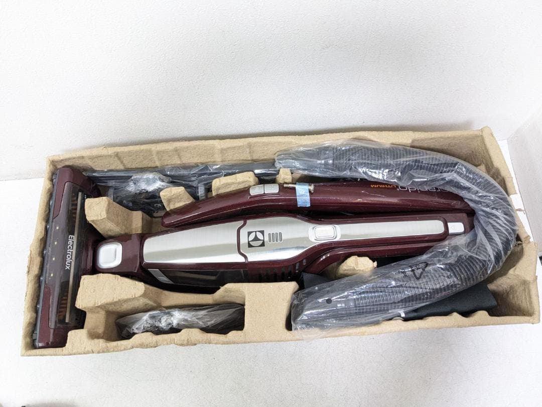 Electrolux スティック掃除機 NV144L15BC
