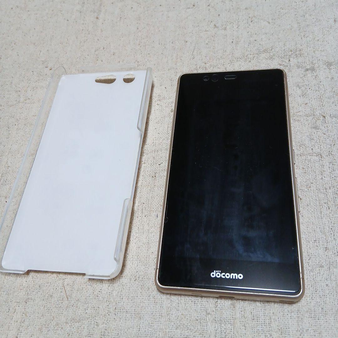 arrows ゴールドスマートフォン docomo ケース付きF03H