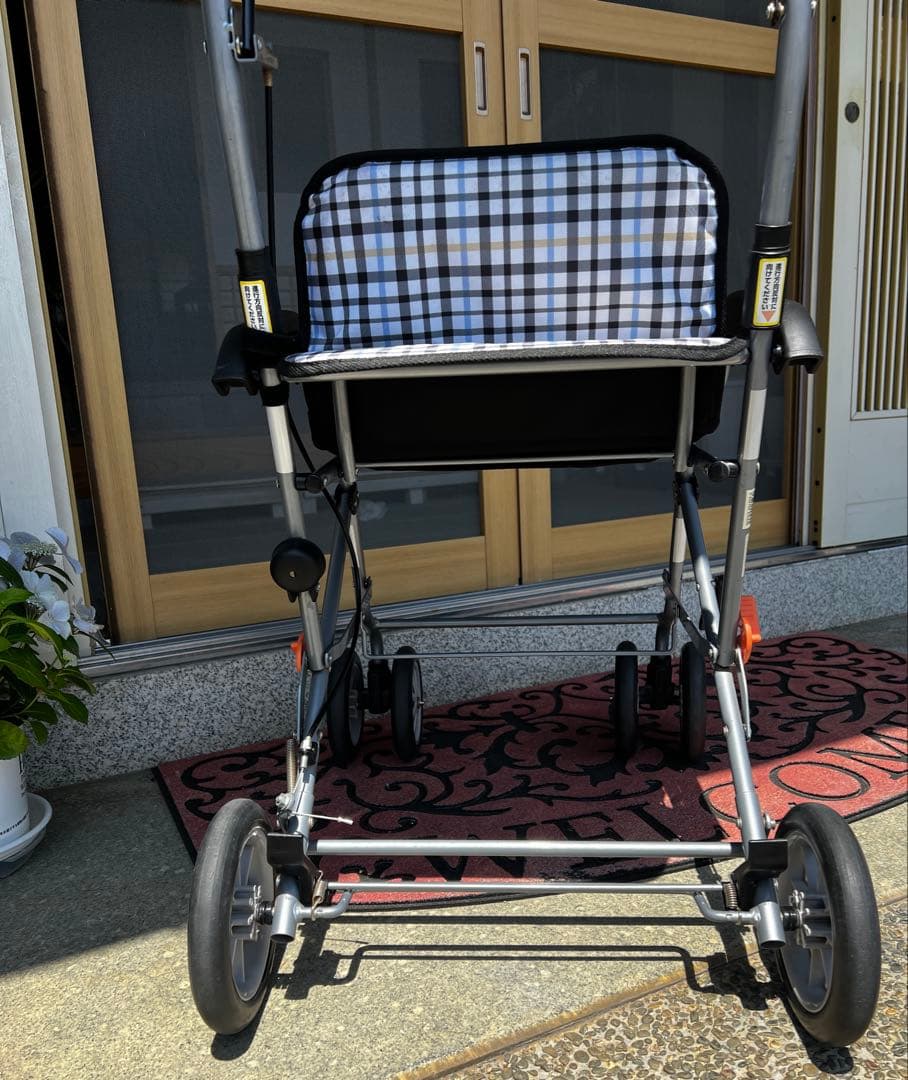 「美品 シルバーカー 折りたたみ式 アルコール除菌済み」