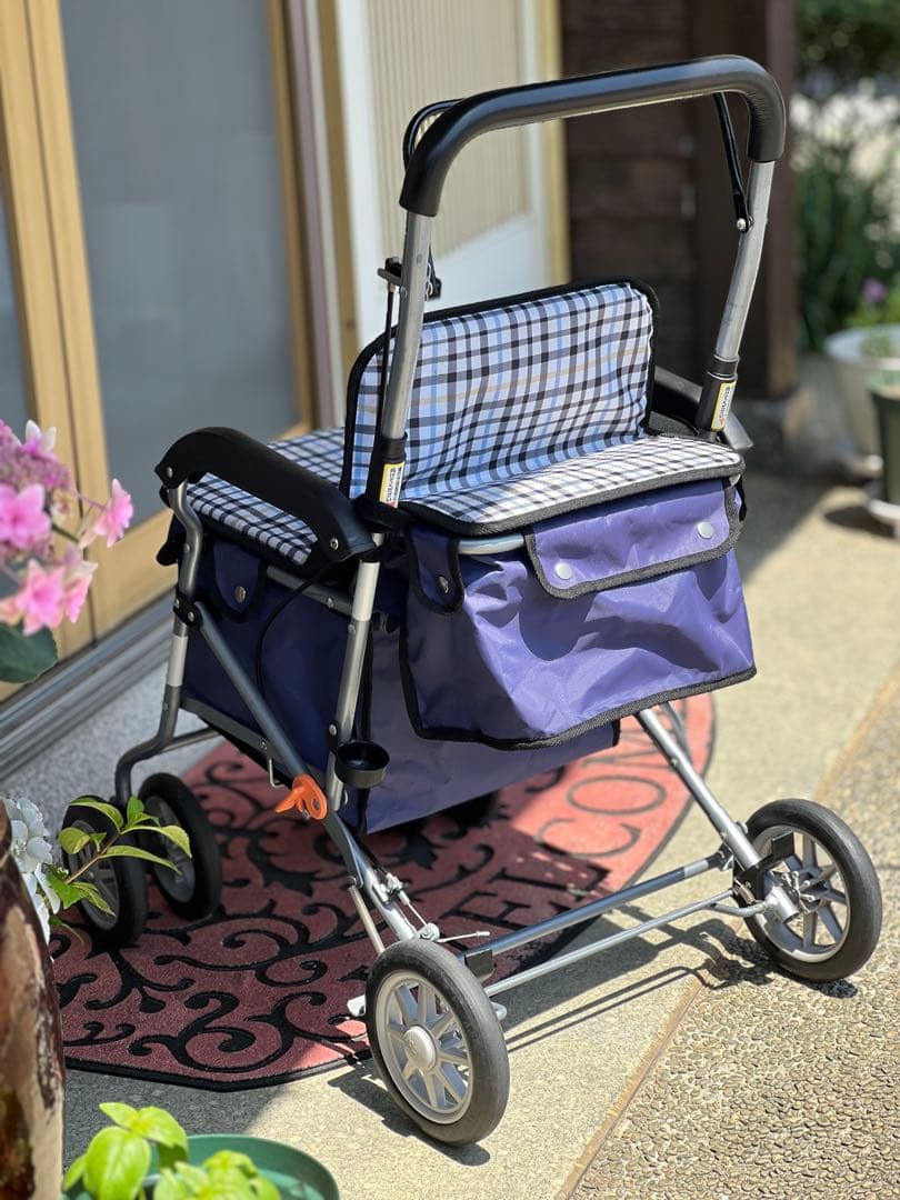 「美品 シルバーカー 折りたたみ式 アルコール除菌済み」
