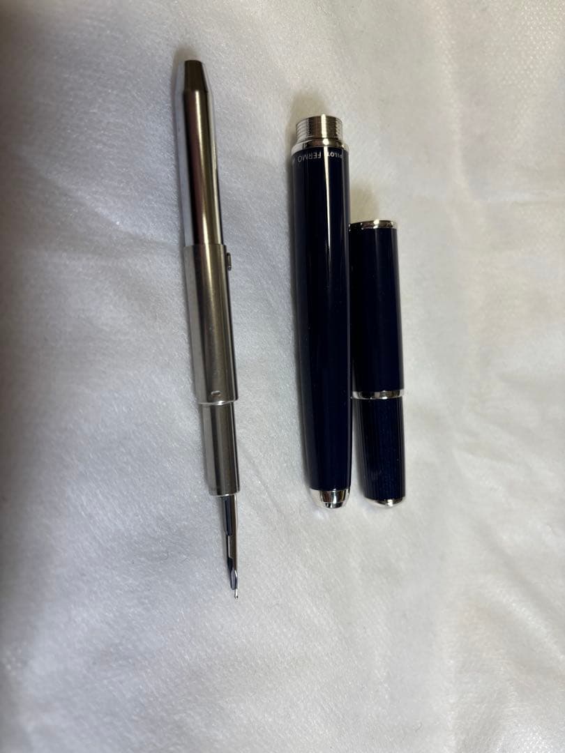 PILOT 万年筆 キャップレス　フェルモ　M ネイビー
