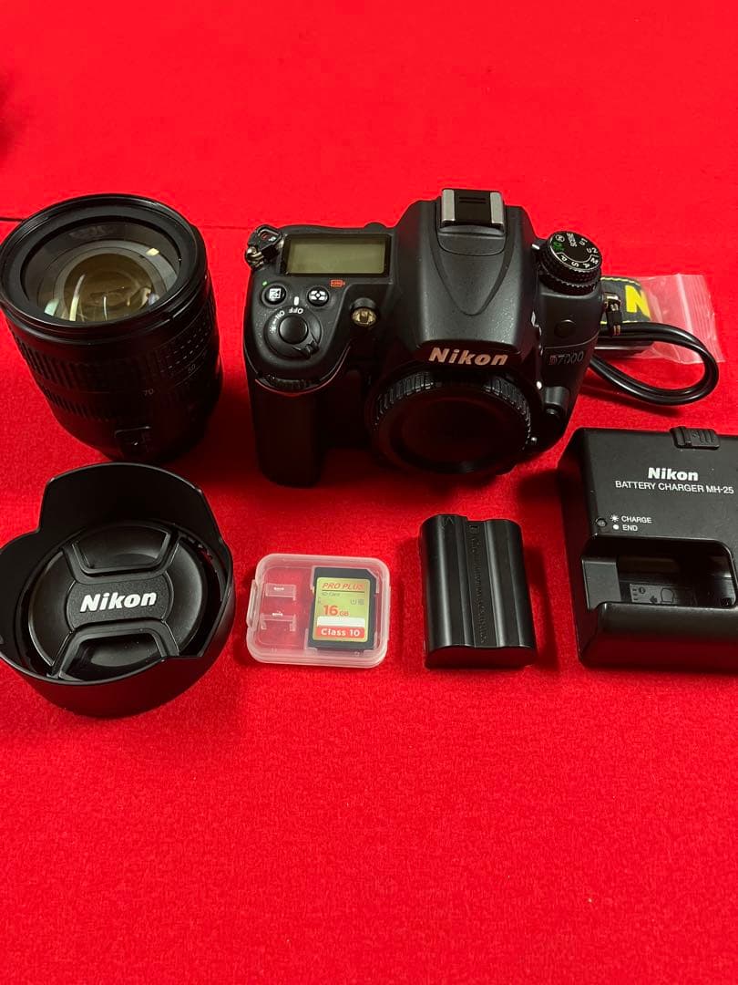 衝撃　これが新品同様！　Ｄ7000 Ｓ数1201回 18-70m ズ-ム付き