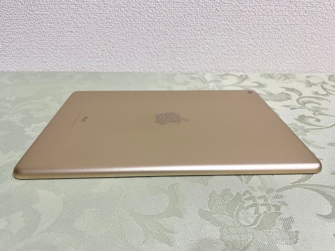 【極美品】 iPad 本体 第5世代 A1822 Apple ゴールド　32GB