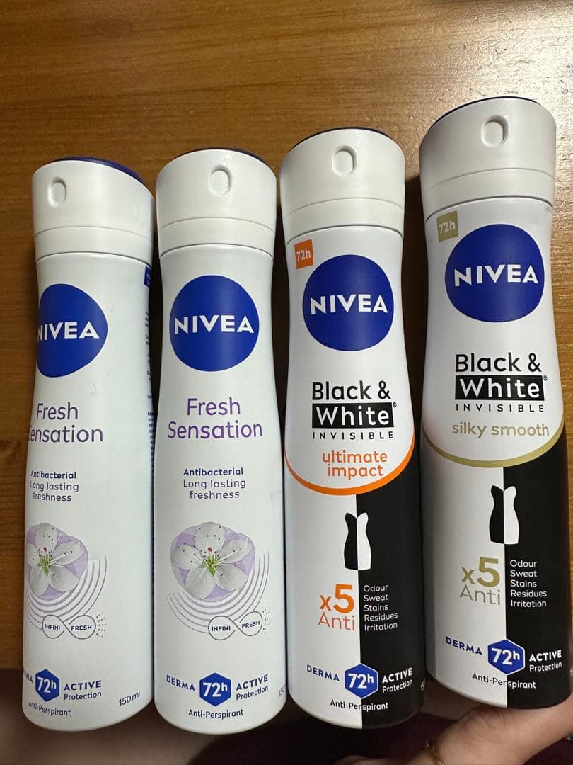 NIVEA Black & White Invisible 15本