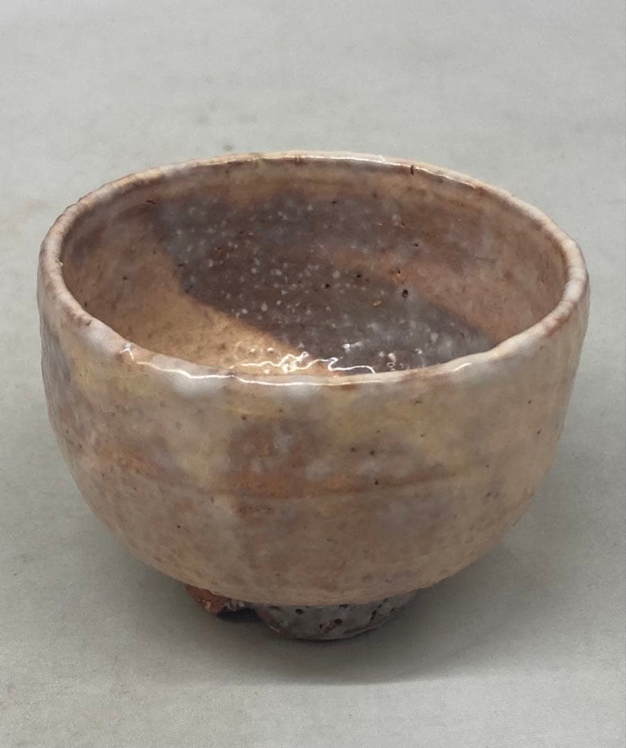 B569b 萩焼 ぐい呑　大和保男造共布共箱　酒器