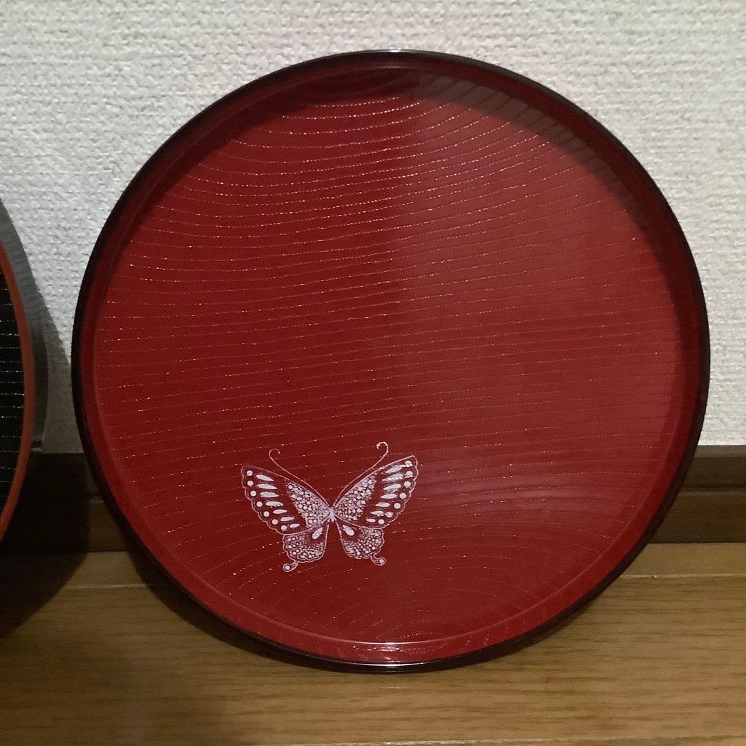 漆器盆 黒と赤 蝶のデザイン