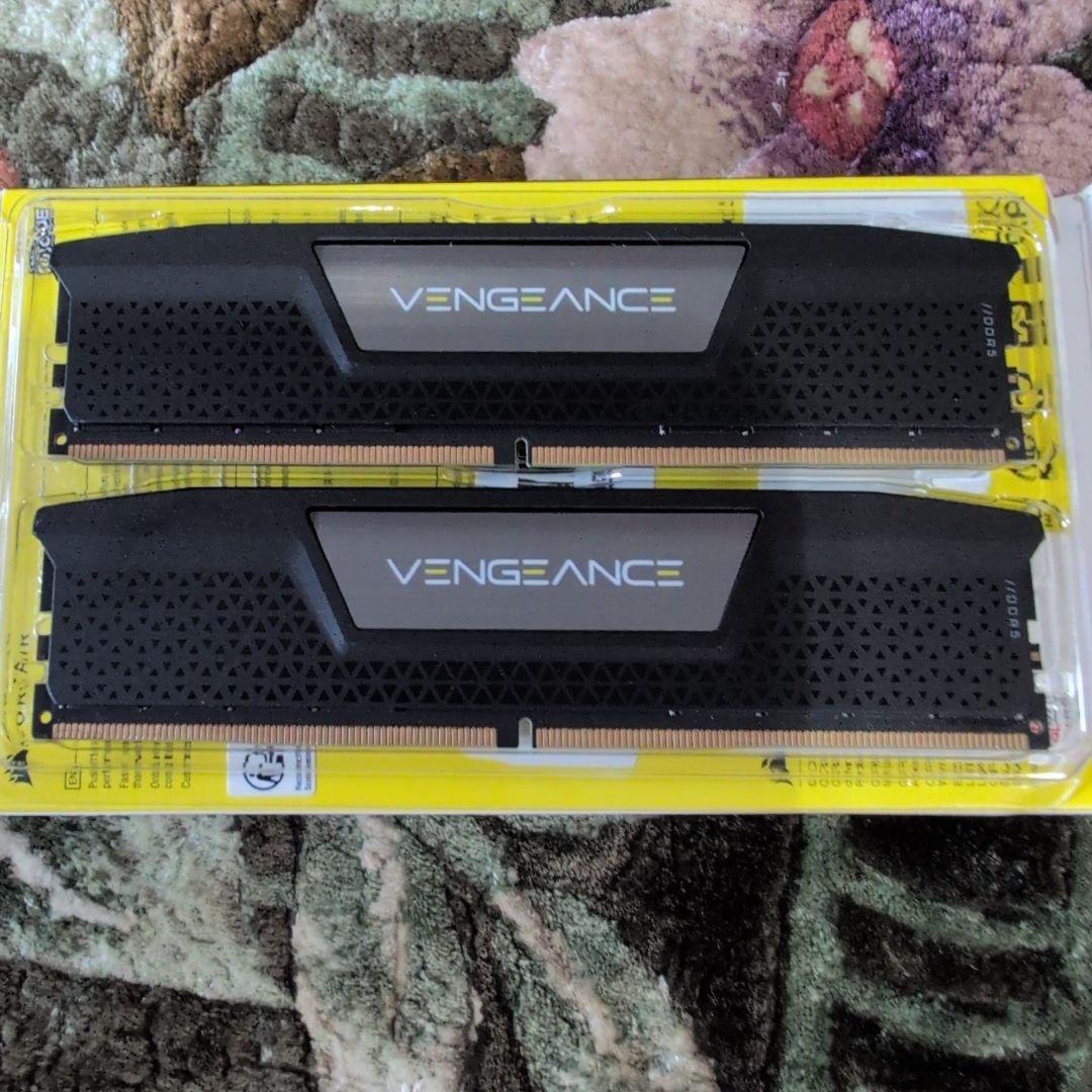 メモリー CORSAIR(PC5-44800)CMK32GX5M2B5600C36