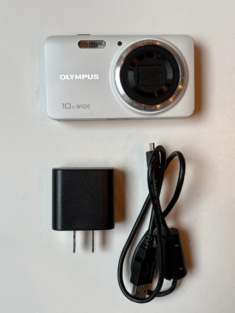 ☆OLYMPUS☆人気のホワイト色　10×WIDE　コンパクトデジタルカメラ