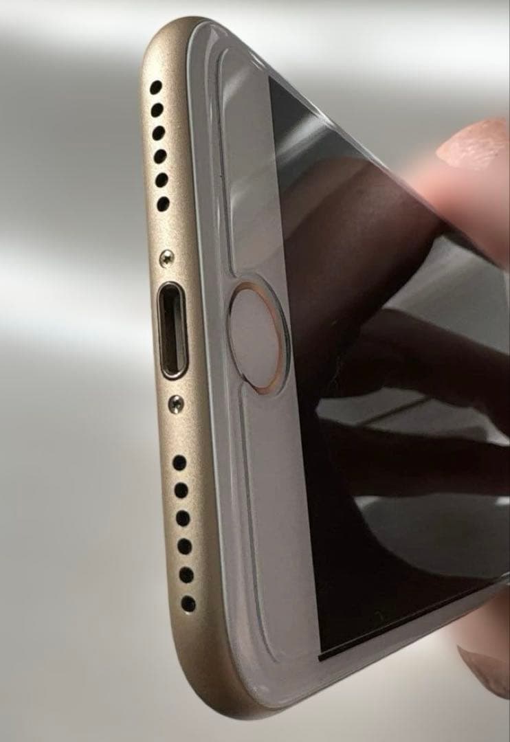 極美品　iPhone 7 32GB ゴールド
