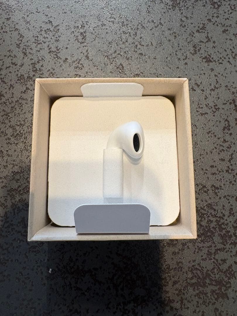 き*ん様 AirPods4 右耳のみ