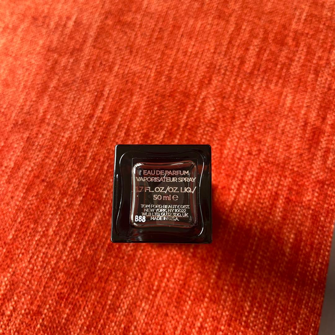 TOM FORD ウッド オード パルファム スプレィ 50ml