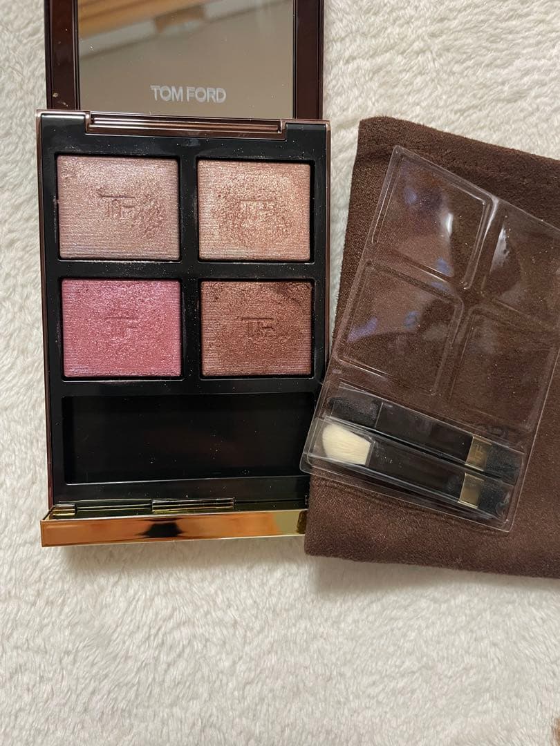 TOM FORD アイカラークワッド 42 HAZY SENSUALITY