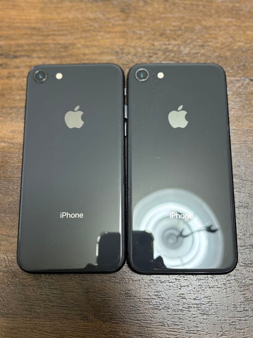 iPhone8 中古ショップ購入品　２台 SIMフリーではありません