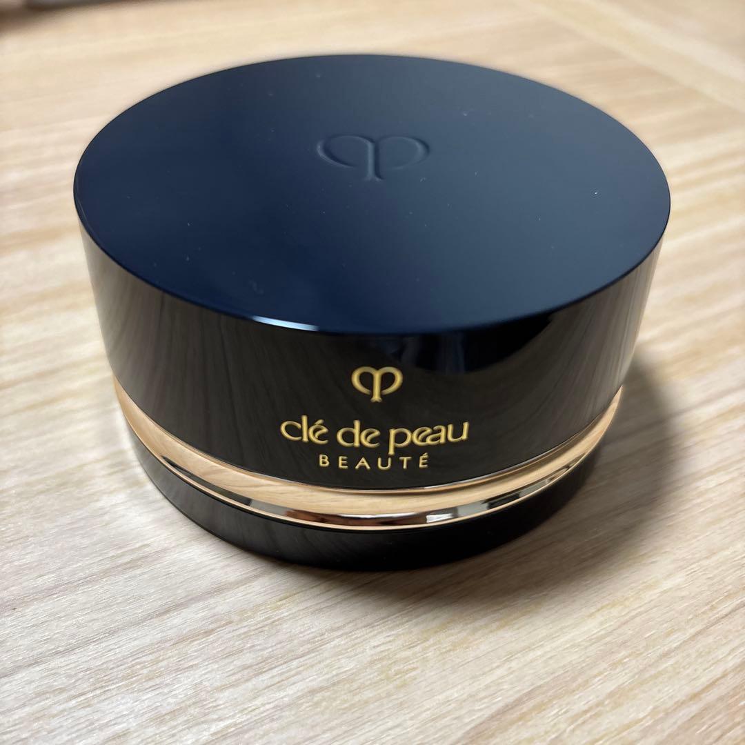 clé de peau BEAUTE (クレドポーボーテ) フェイスパウダー