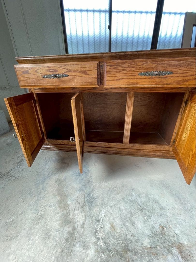 輸入家具　無垢材　アンティーク　サイドボード