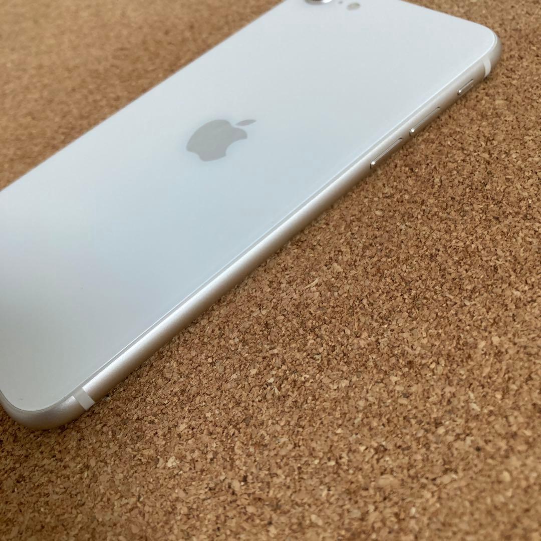 4182【早い者勝ち】電池新品☆iPhoneSE3 64GB SIMフリー☆