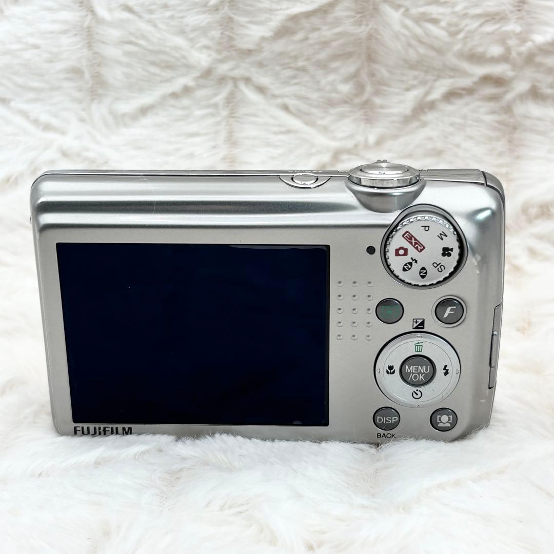 FUJIFILM FinePix F70EXR シルバー