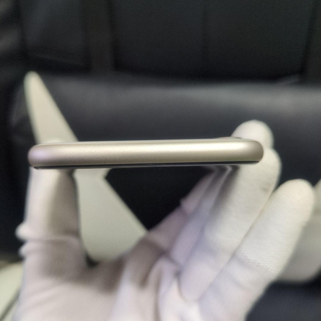 159 新品同様　iPhone se3 第3世代 64gb 白 SIMフリー