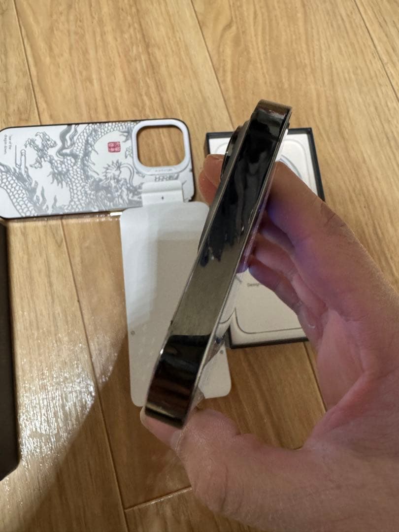 iPhone 13 pro Simフリー バッテリー92%