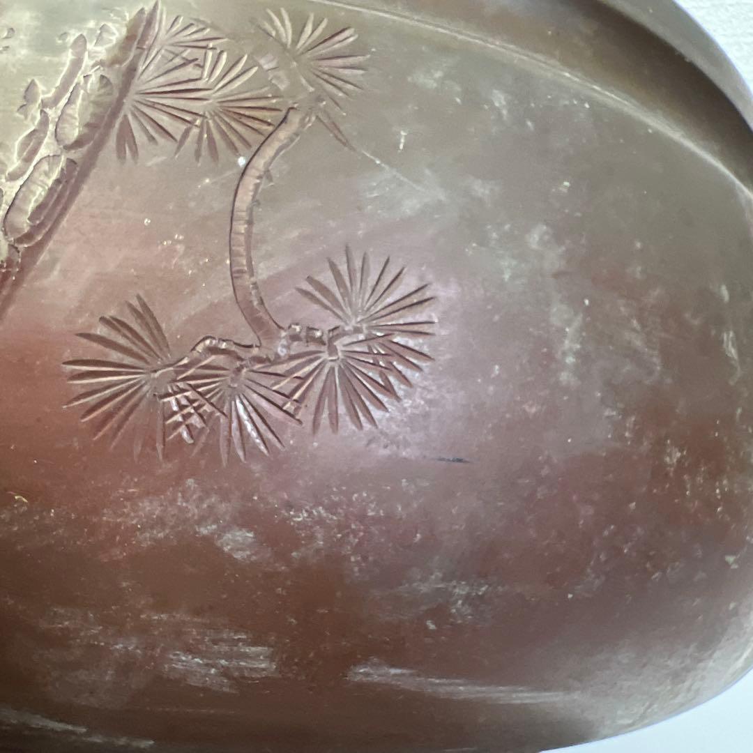 い*だ様 【趣のある逸品】銅製火鉢 鷹と松の彫刻付き　直径約42cm