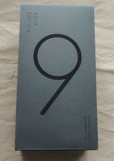ASUS Zenfone 9 本体