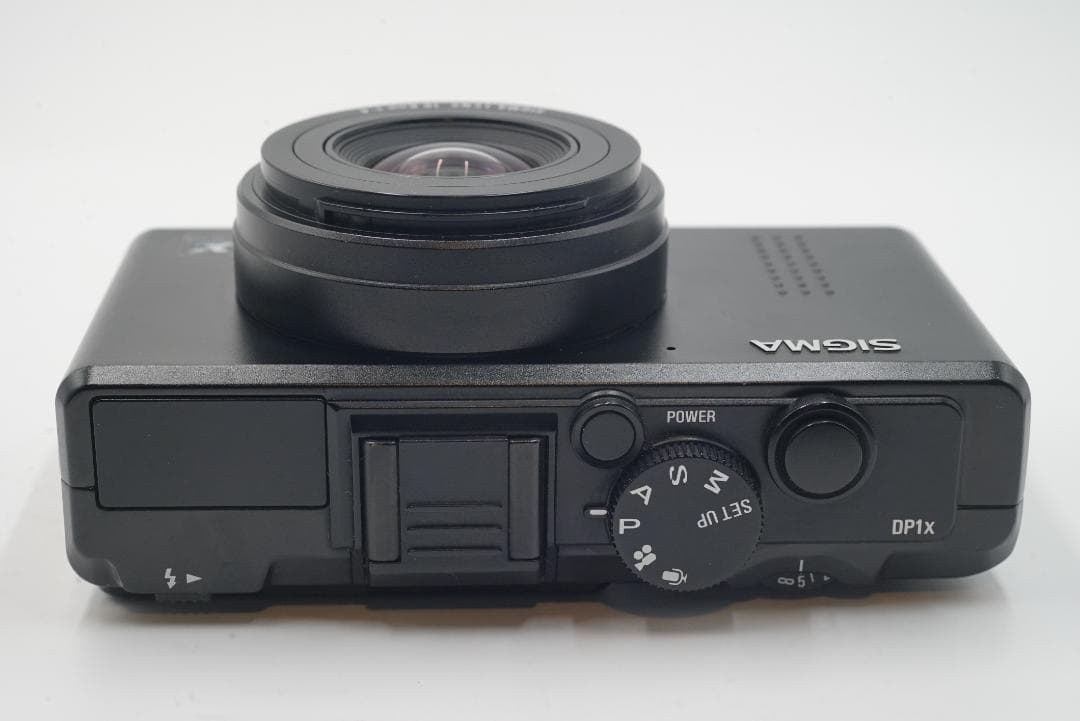 美品　SIGMA DP1x コンパクトデジタルカメラ