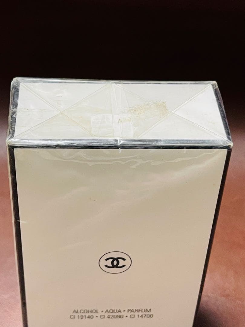 新品未開封 CHANEL シャネル N°19 オーデパルファム 50ml