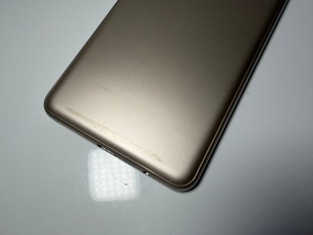 Arrows We2 Plus F-51E 256GB シャンパンシルバー