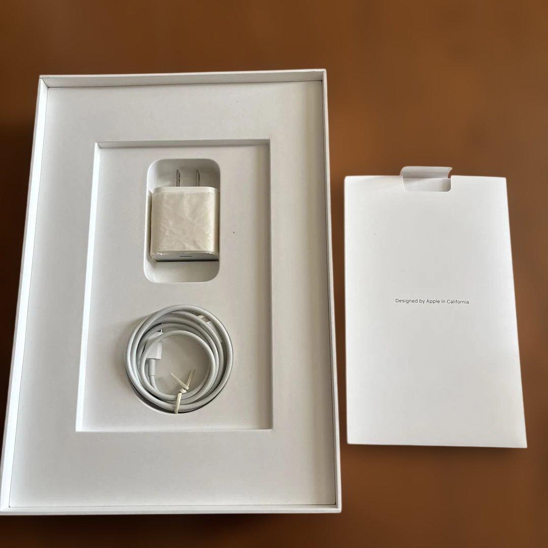 Apple iPad 第9世代wifiモデル　シルバー