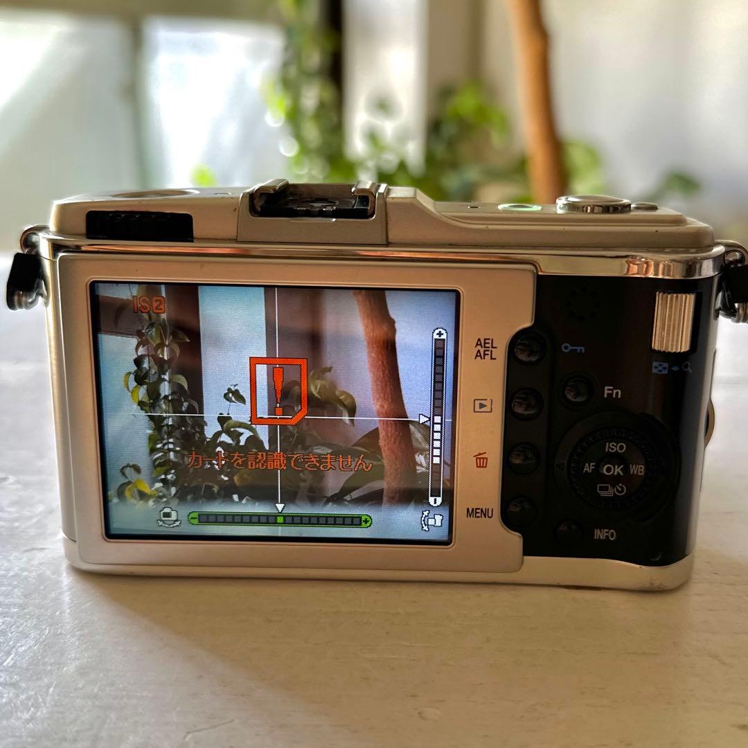 OLYMPUS PEN E-P1 ジャンク品　レンズ付き
