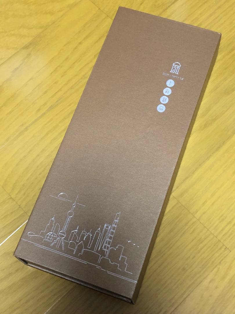 未使用　中国扇子　花模様の木製扇子（化粧箱付き）