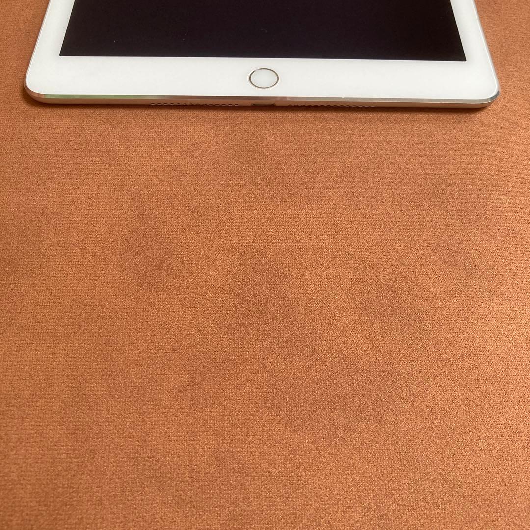 955 電池最良好☆比較的美品☆iPadAir2第2世代16GB WIFIモデル